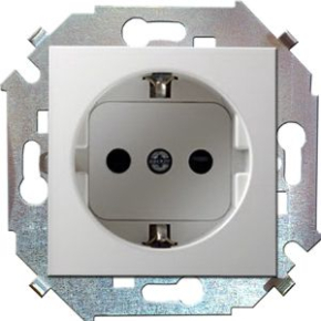 Розетка 2P+E Schuko, 16А, 250В, S34, алюминий Розетка 2P+E Schuko, 16А, 250В, S34, алюминий