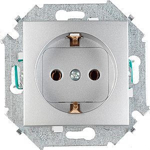 Розетка электрическая в сборе с рамкой Simon 15 (алюминий) Розетка электрическая в сборе с рамкой Simon 15 (алюминий)