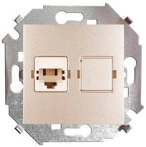 Розетка информационная Simon 15 (шампань) Розетка информационная Simon 15 (шампань)
